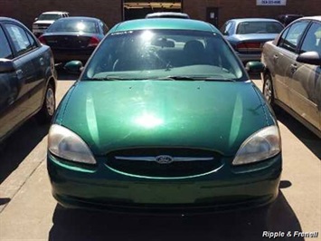 2000 Ford Taurus SE   - Photo 1 - Davenport, IA 52802