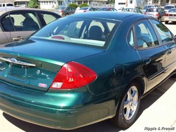 2000 Ford Taurus SE   - Photo 2 - Davenport, IA 52802