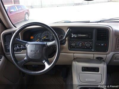 2001 GMC Yukon SLT   - Photo 13 - Davenport, IA 52802