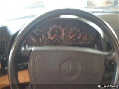 1991 Mercedes-Benz 500 SL   - Photo 10 - Davenport, IA 52802