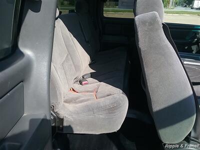2006 Chevrolet Silverado 1500 LS - Photo 11 - Davenport, IA 52802