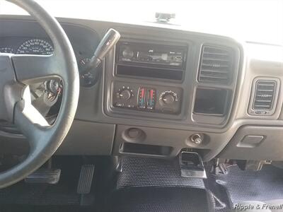 2006 Chevrolet Silverado 1500 LS - Photo 13 - Davenport, IA 52802