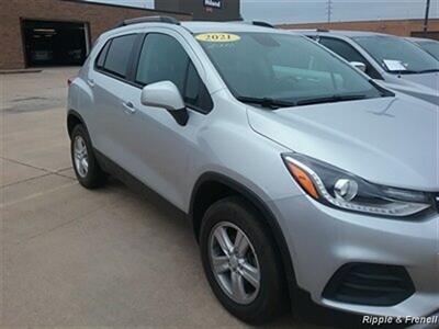 2021 Chevrolet Trax LT   - Photo 4 - Davenport, IA 52802