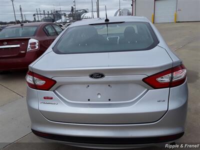 2013 Ford Fusion SE   - Photo 9 - Davenport, IA 52802