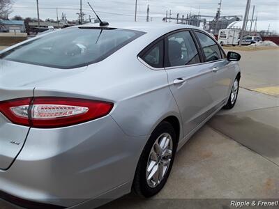 2013 Ford Fusion SE   - Photo 10 - Davenport, IA 52802