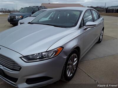 2013 Ford Fusion SE   - Photo 3 - Davenport, IA 52802