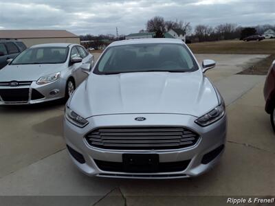 2013 Ford Fusion SE   - Photo 1 - Davenport, IA 52802