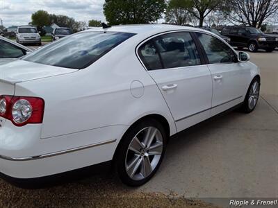 2010 Volkswagen Passat Komfort PZEV   - Photo 6 - Davenport, IA 52802