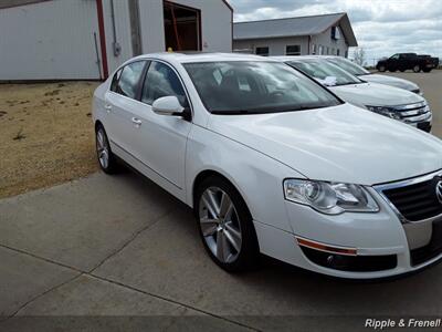 2010 Volkswagen Passat Komfort PZEV   - Photo 7 - Davenport, IA 52802