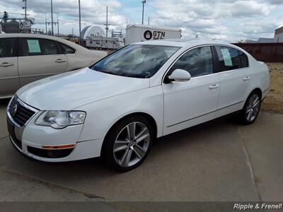 2010 Volkswagen Passat Komfort PZEV   - Photo 3 - Davenport, IA 52802