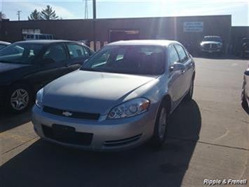 2006 Chevrolet Impala LT   - Photo 1 - Davenport, IA 52802