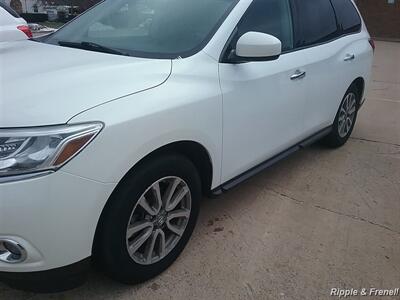 2016 Nissan Pathfinder SV V6   - Photo 3 - Silvis, IL 61282