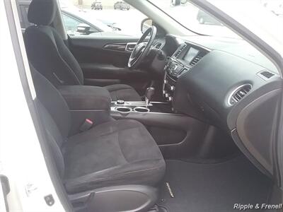 2016 Nissan Pathfinder SV V6   - Photo 10 - Silvis, IL 61282