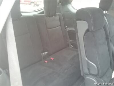 2016 Nissan Pathfinder SV V6   - Photo 12 - Silvis, IL 61282