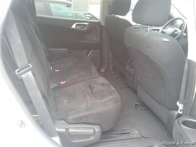 2016 Nissan Pathfinder SV V6   - Photo 11 - Silvis, IL 61282
