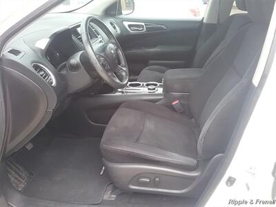 2016 Nissan Pathfinder SV V6   - Photo 8 - Silvis, IL 61282