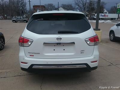 2016 Nissan Pathfinder SV V6   - Photo 5 - Silvis, IL 61282