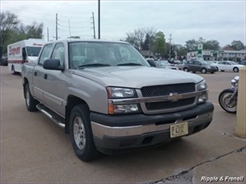 2005 Chevrolet Silverado 1500 LS 4dr Crew Cab LS   - Photo 1 - Davenport, IA 52802