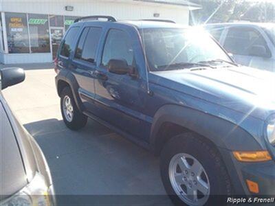 2006 Jeep Liberty Sport Sport 4dr SUV   - Photo 4 - Davenport, IA 52802