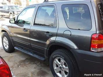2006 Ford Escape XLT   - Photo 2 - Davenport, IA 52802