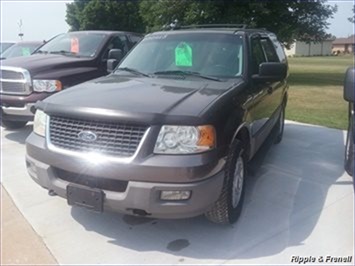 2003 Ford Expedition XLT   - Photo 1 - Davenport, IA 52802