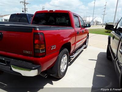 2006 GMC Sierra 1500 SLT   - Photo 6 - Davenport, IA 52802