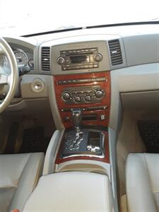 2007 Jeep Grand Cherokee Limited   - Photo 9 - Davenport, IA 52802