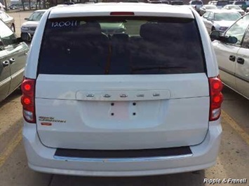 2012 Dodge Grand Caravan SE   - Photo 4 - Davenport, IA 52802