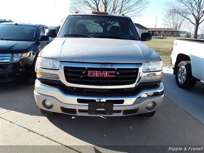 2004 GMC Sierra 2500 Work Truck 4dr Extended Cab Work Truck   - Photo 1 - Davenport, IA 52802