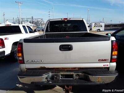 2004 GMC Sierra 2500 Work Truck 4dr Extended Cab Work Truck   - Photo 5 - Davenport, IA 52802