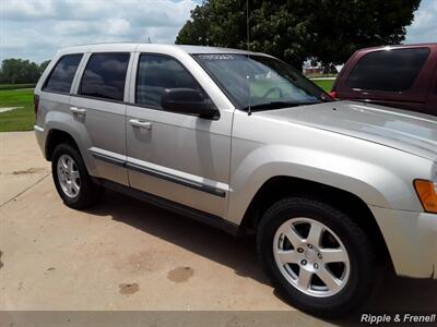 2008 Jeep Grand Cherokee Laredo   - Photo 8 - Davenport, IA 52802