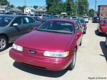 1995 Ford Taurus GL   - Photo 1 - Davenport, IA 52802