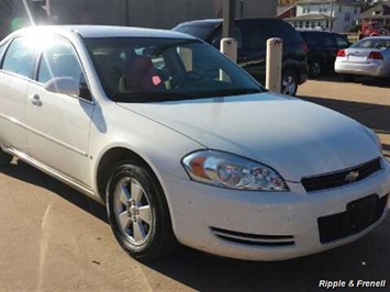 2008 Chevrolet Impala LT   - Photo 2 - Davenport, IA 52802