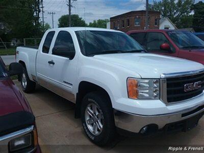 2009 GMC Sierra 1500 SLE   - Photo 4 - Davenport, IA 52802