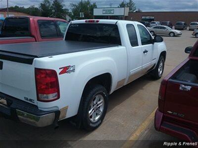 2009 GMC Sierra 1500 SLE   - Photo 6 - Davenport, IA 52802