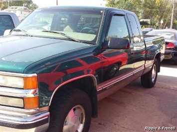 1997 Chevrolet K1500 Cheyenne 2dr K1500 Cheyenne   - Photo 2 - Davenport, IA 52802