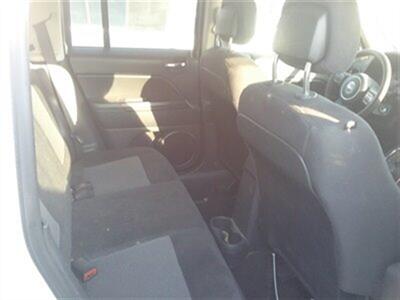 2013 Jeep Patriot Sport   - Photo 10 - Davenport, IA 52802