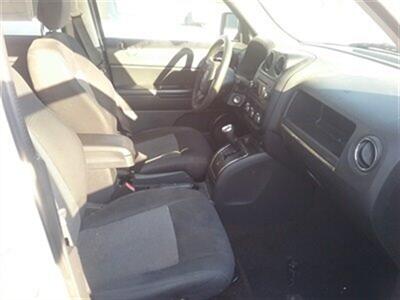 2013 Jeep Patriot Sport   - Photo 9 - Davenport, IA 52802