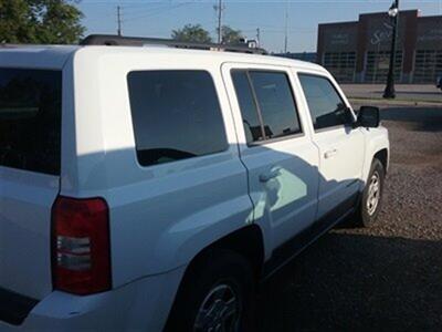 2013 Jeep Patriot Sport   - Photo 6 - Davenport, IA 52802