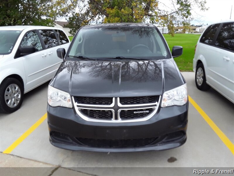 2012 Dodge Grand Caravan SE   - Photo 1 - Davenport, IA 52802
