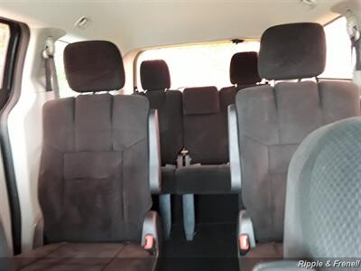2012 Dodge Grand Caravan SE   - Photo 7 - Davenport, IA 52802
