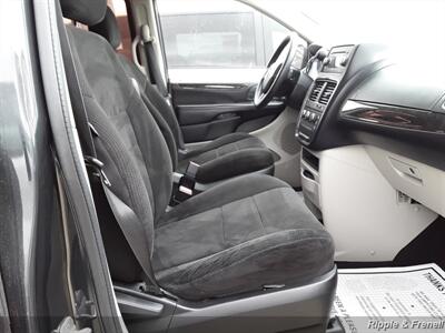 2012 Dodge Grand Caravan SE   - Photo 13 - Davenport, IA 52802