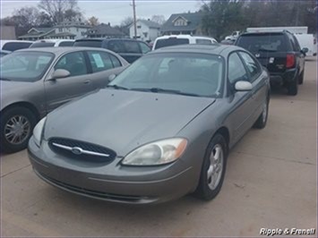 2002 Ford Taurus SES   - Photo 1 - Davenport, IA 52802