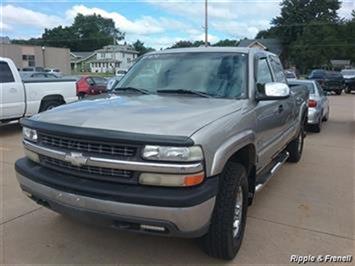 2002 Chevrolet Suburban 1500 LT   - Photo 1 - Davenport, IA 52802