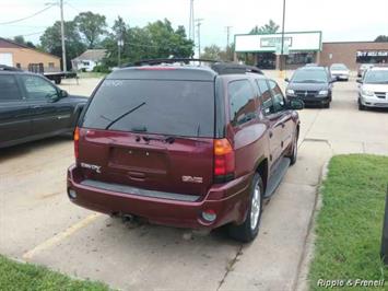 2004 GMC Envoy XL SLE   - Photo 2 - Davenport, IA 52802