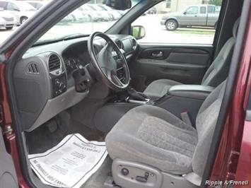 2004 GMC Envoy XL SLE   - Photo 3 - Davenport, IA 52802