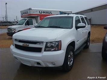 2010 Chevrolet Tahoe LT   - Photo 1 - Davenport, IA 52802