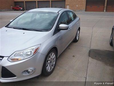 2012 Ford Focus SE   - Photo 4 - Davenport, IA 52802