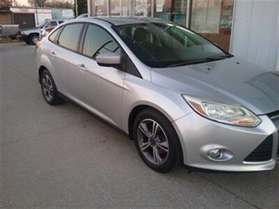 2012 Ford Focus SE   - Photo 4 - Davenport, IA 52802
