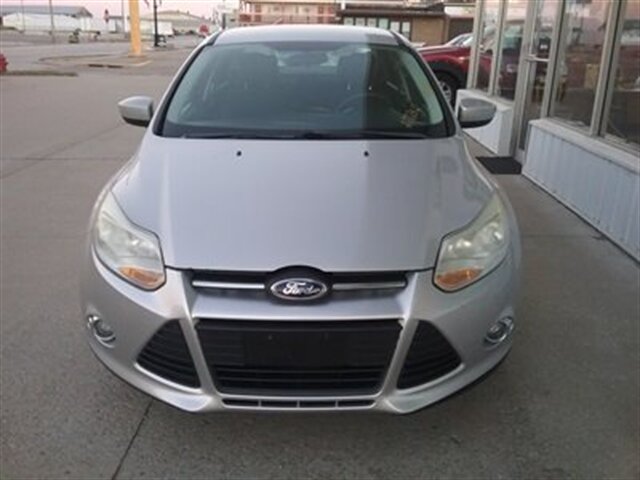 2012 Ford Focus SE   - Photo 1 - Davenport, IA 52802